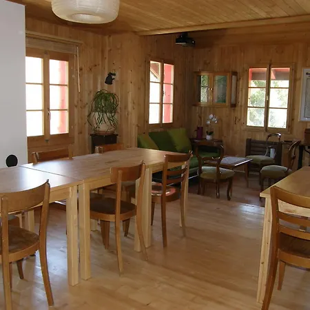Bed and breakfast Chalet Des Graines D'aventures 2*