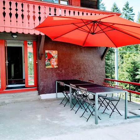 Chalet Des Graines D'aventures Bed and breakfast La Tine