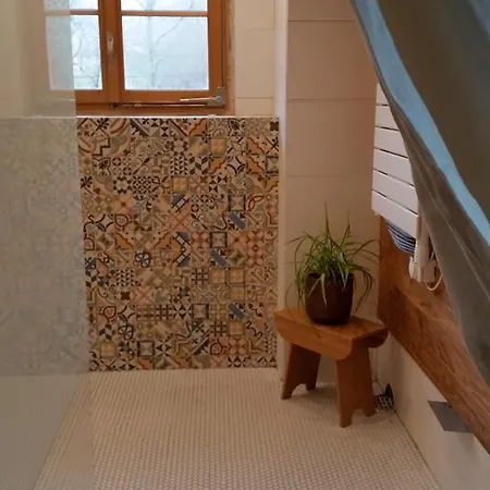 Bed & Breakfast Chalet Des Graines D'aventures La Tine