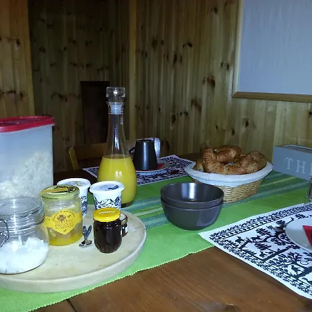 לינה וארוחת בוקר Chalet Des Graines D'aventures La Tine
